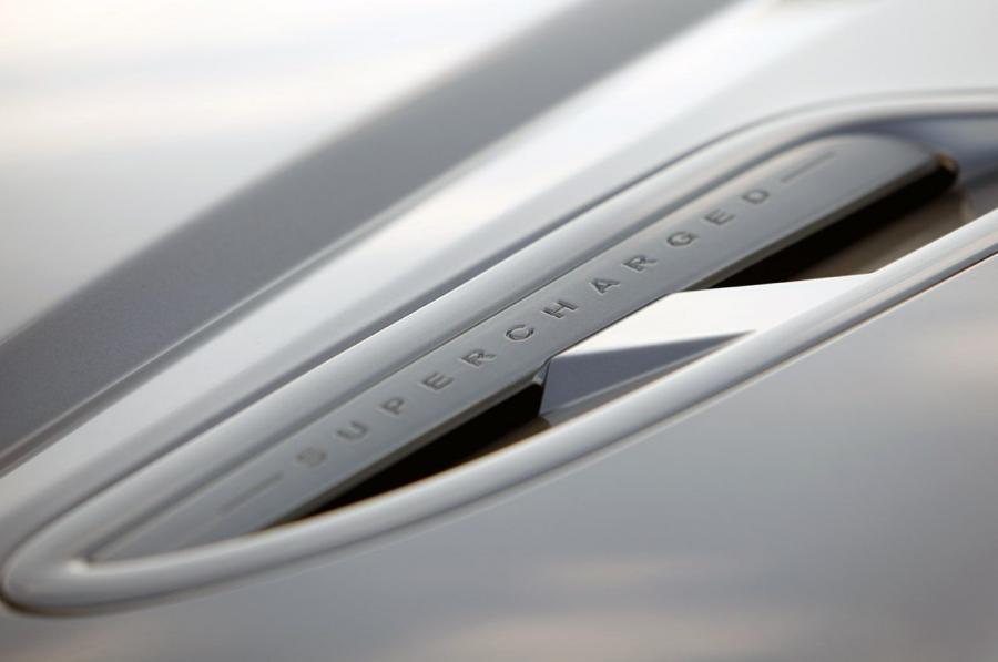  Jaguar XKR Convertible 2011 года  (фото 34 из 42)